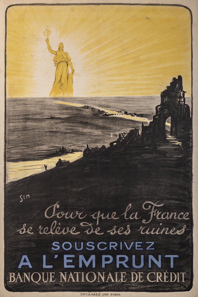 SEM (1920). Le célèbre caricaturiste met en valeur, derrière un premier plan de ruines sinistres, la silhouette rayonnante de la paix tenant un rameau d’olivier. Elle symbolise aussi la liberté retrouvée des régions libérées après l’occupation allemande. Côte 1 AFF 19_1